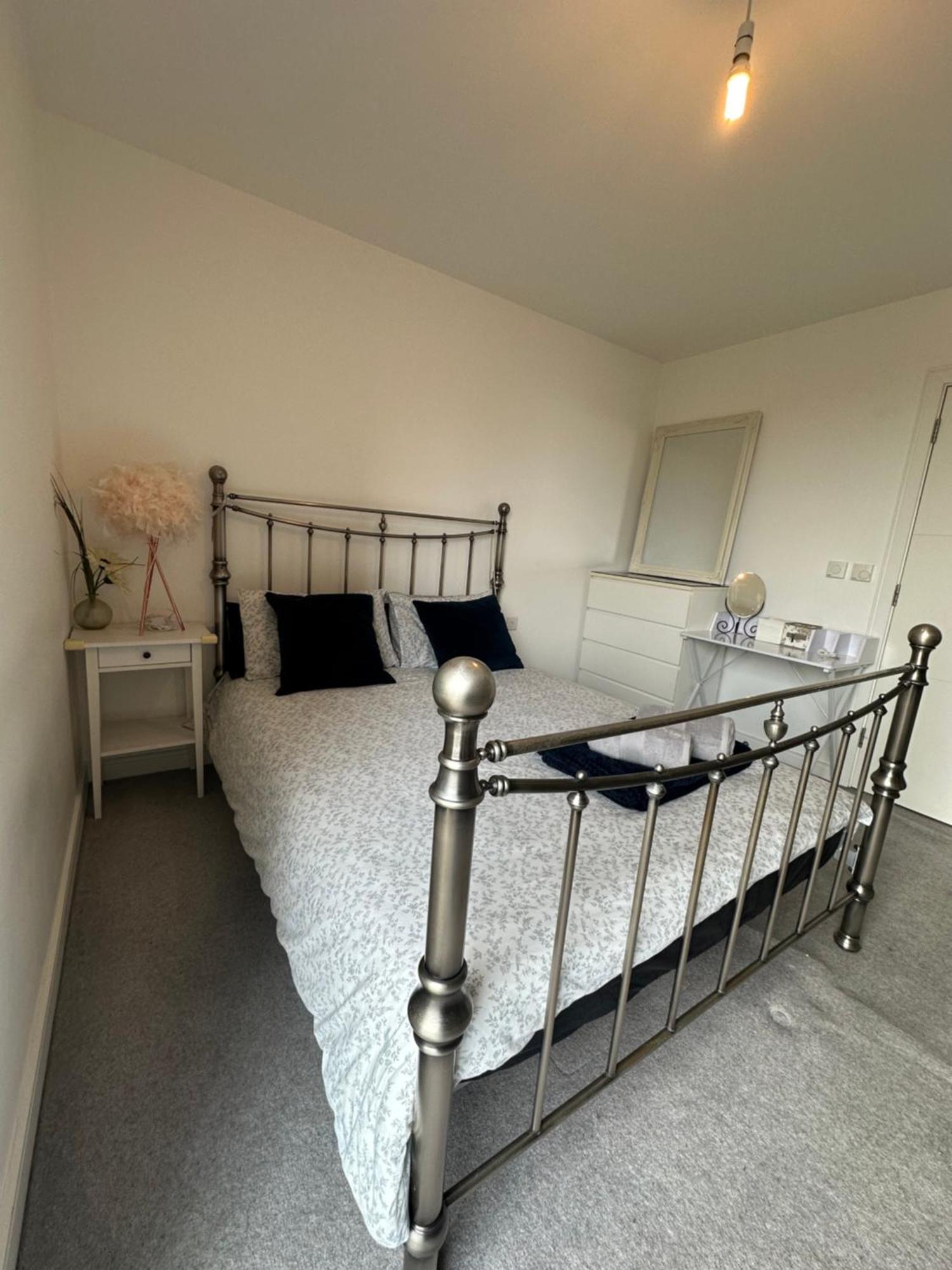 Luxury 3 Bedroom Flat In Stratford, Londra Esterno foto