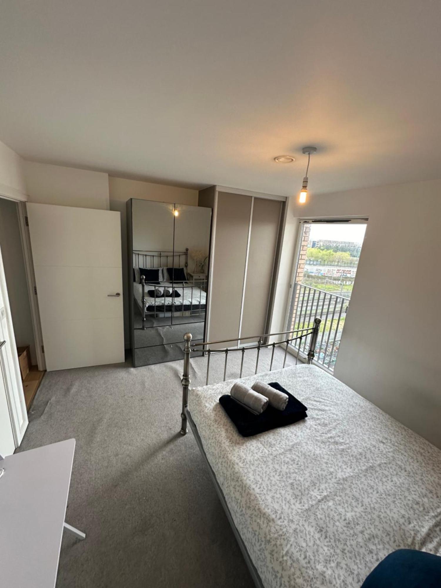 Luxury 3 Bedroom Flat In Stratford, Londra Esterno foto