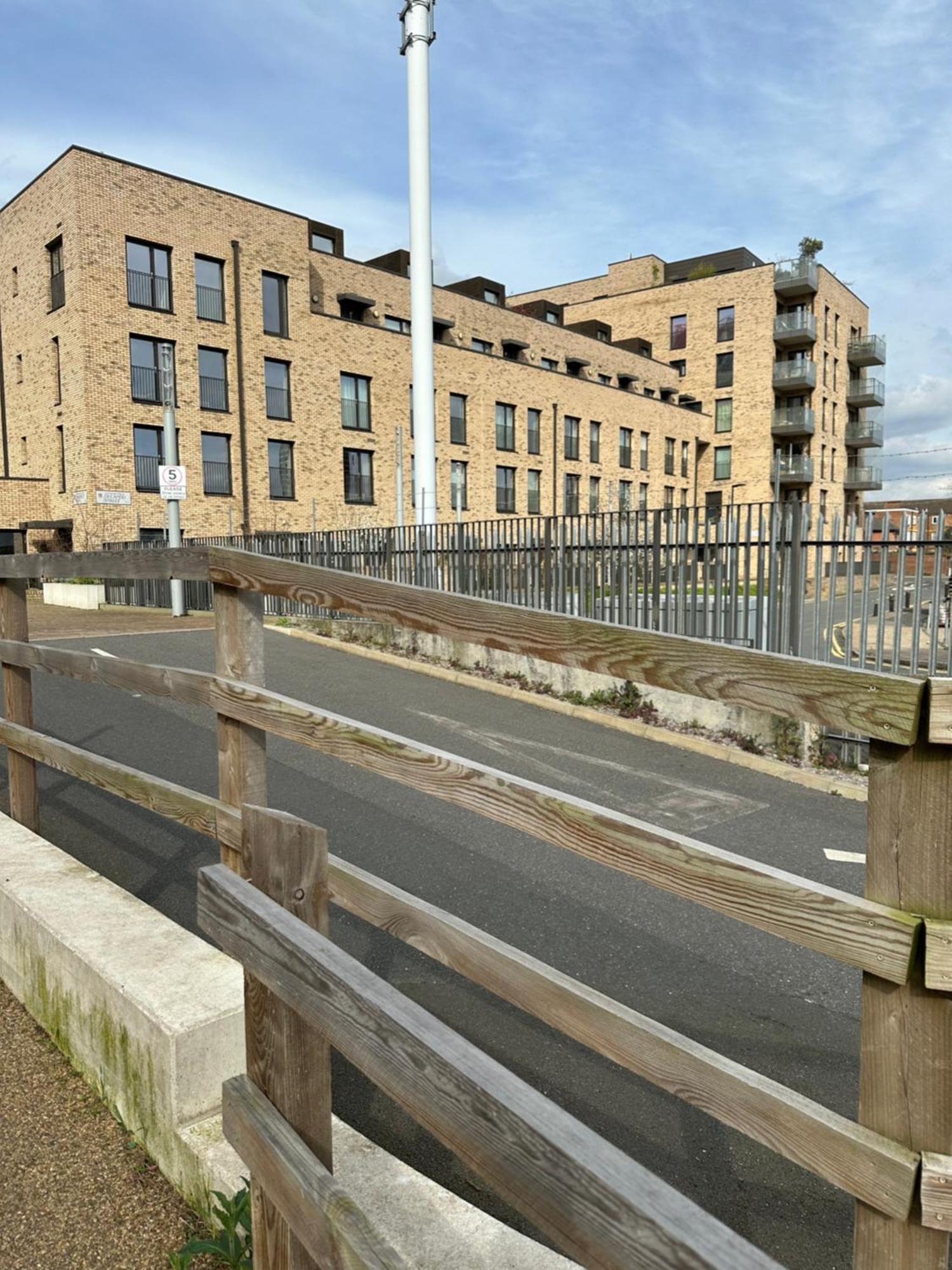 Luxury 3 Bedroom Flat In Stratford, Londra Esterno foto